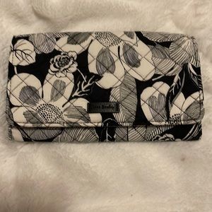 Black and white vera Bradley wallet